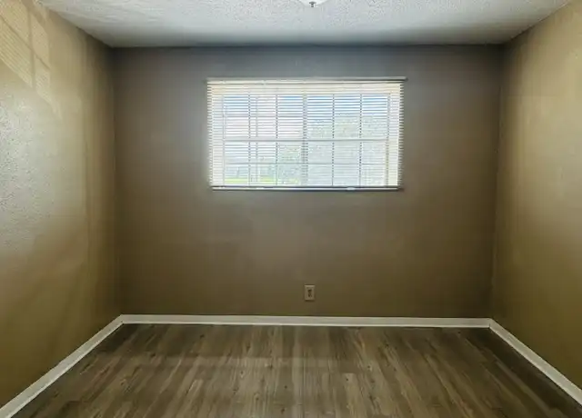 Property at 206 N 10th St Unit 25, Orange, TX, 77630, 2 beds, 1 bath, [object Object]