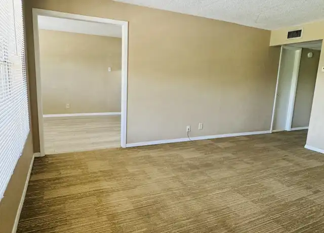 Property at 206 N 10th St Unit 25, Orange, TX, 77630, 2 beds, 1 bath, [object Object]