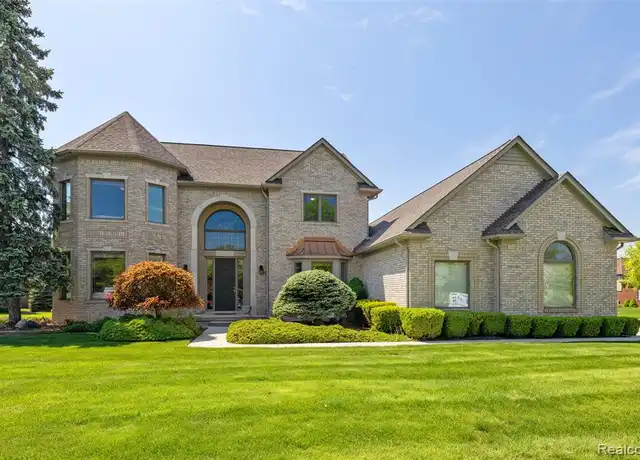 Property at 40387 Emerald Ln E, Clinton Township, MI, 48038, 3 beds, 2.5 baths, [object Object]