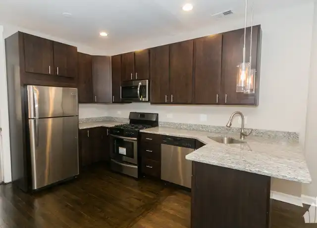 Property at 656 W Gordon Ter, Chicago, IL, 60613, 2 beds, 1 bath, [object Object]