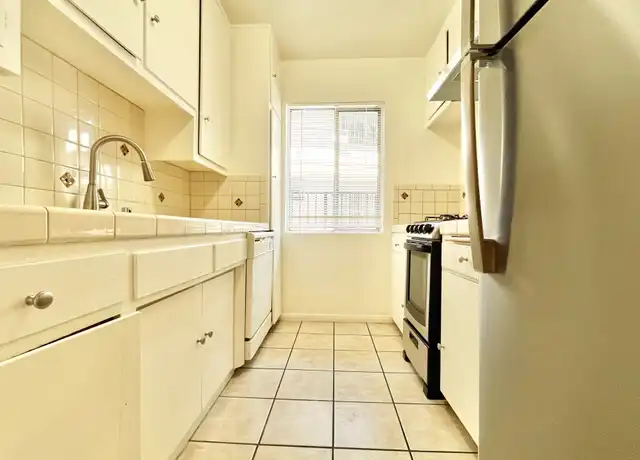 Property at 4098 Arch Dr Unit 34, Studio City, CA, 91604, 1 bed, 1 bath, [object Object]