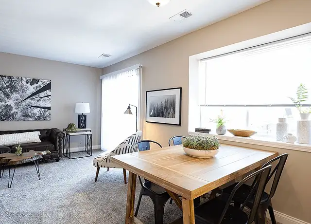 Photo of 921 Parliament Pl, Greenwood, IN 46142