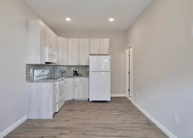 Property at 5800 N 17th St Unit 1R, Philadelphia, PA, 19141, 1 bed, 1 bath, [object Object]