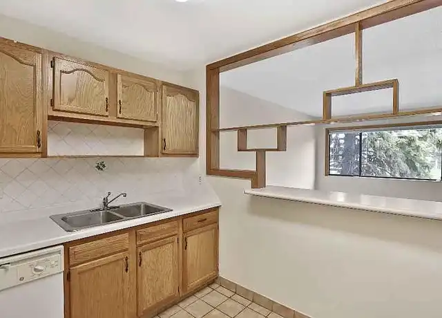 Property at 1100 Como Ave SE, Minneapolis, MN, 55414, 1 bed, 1 bath, [object Object]