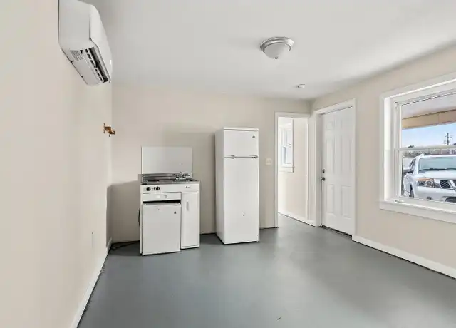 Property at 205 E Main St Unit 14, Mt Sterling, KY, 40353, 1 bed, 1 bath, [object Object]