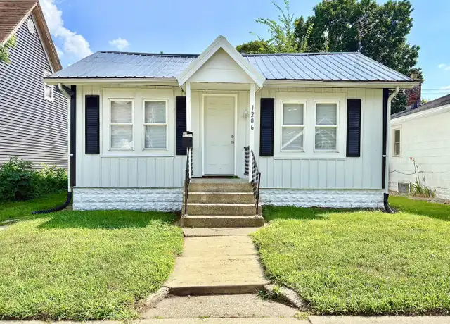 Property at 1206 Queen St, South Bend, IN, 46616, 2 beds, 1 bath, [object Object]
