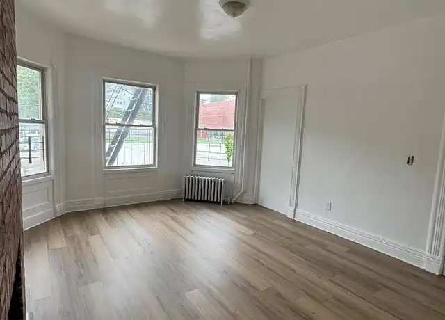 Property at 245 Warburton Ave Unit 2, Yonkers, NY, 10701, 5 beds, 2 baths, [object Object]