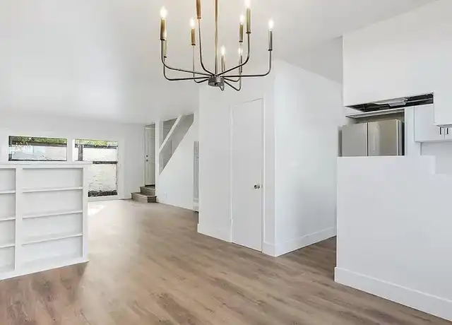 Property at 1813 9th St #4, Santa Monica, CA, 90404, 3 beds, 1.5 baths, [object Object]