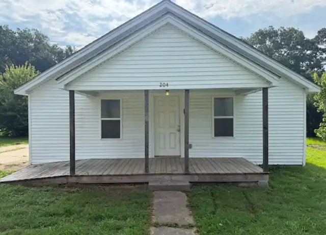 Property at 204 West St, Gleason, TN, 38229, 2 beds, 1 bath, [object Object]