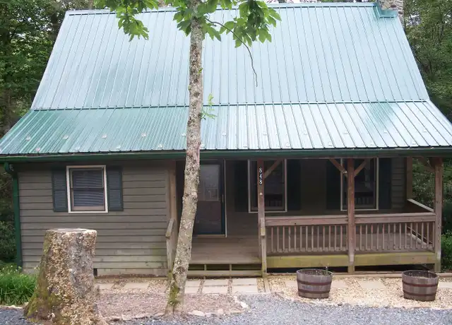 Property at 848 Wonderland Dr, Blowing Rock, NC, 28605, 2 beds, 2 baths, [object Object]
