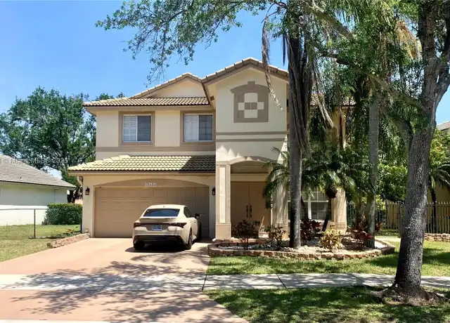 Property at 20585 SW 5th St, Pembroke Pines, FL, 33029, 5 beds, 3 baths, [object Object]