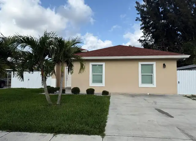 Property at 723 Hibiscus Dr, Royal Palm Beach, FL, 33411, 4 beds, 2 baths, [object Object]