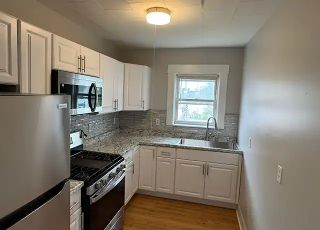 Property at 141 Laurel St Unit A, Manchester, NH, 03103, 3 beds, 1 bath, [object Object]