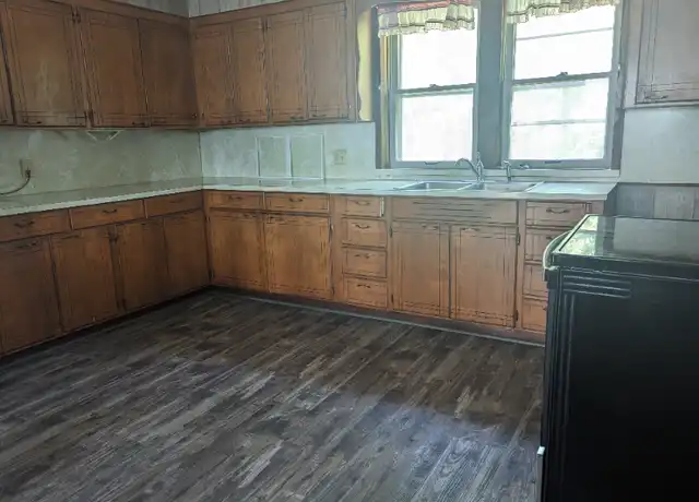Property at 310 River Ave E Unit 2, Ladysmith, WI, 54848, 2 beds, 1 bath, [object Object]