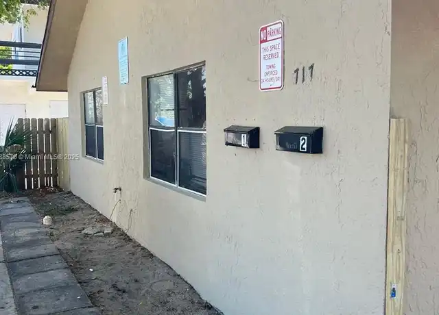 Property at 717 NW 5th Ave Unit 1-2, Pompano Beach, FL, 33060, 3 beds, 1 bath, [object Object]