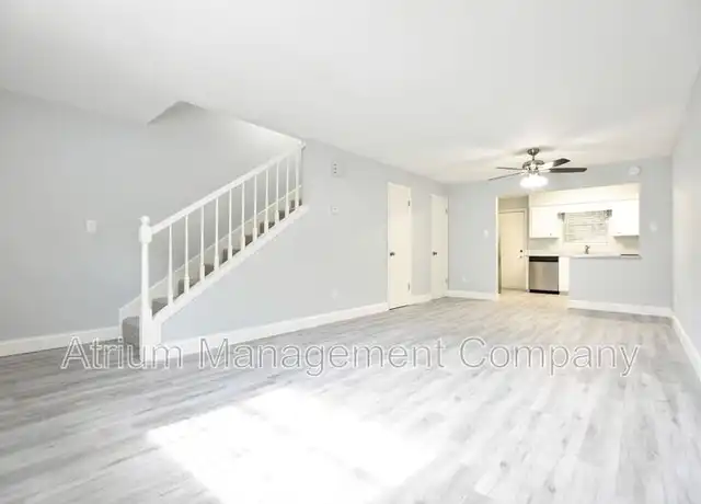 Property at 3650 SW 20th Ave Unit 4, Gainesville, FL, 32607, 2 beds, 1.5 baths, [object Object]