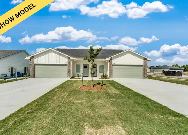 Property at 817 N Blaine St, Newton, KS, 67114, 4 beds, 2 baths, [object Object]