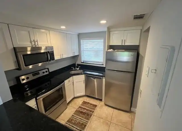 Property at 150 Turtle Lake Ct #107, Naples, FL, 34105, 1 bed, 1 bath, [object Object]