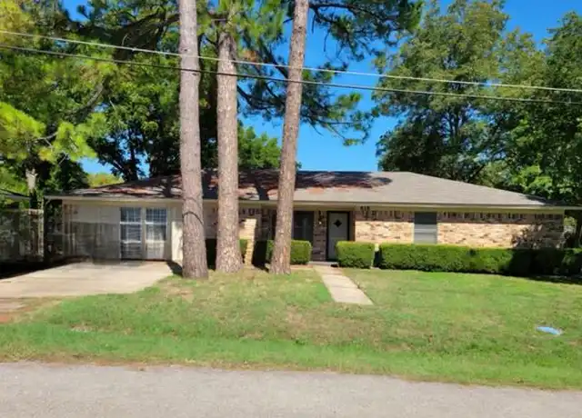 Property at 616 E Main St, Pilot Point, TX, 76258, 3 beds, 2 baths, [object Object]