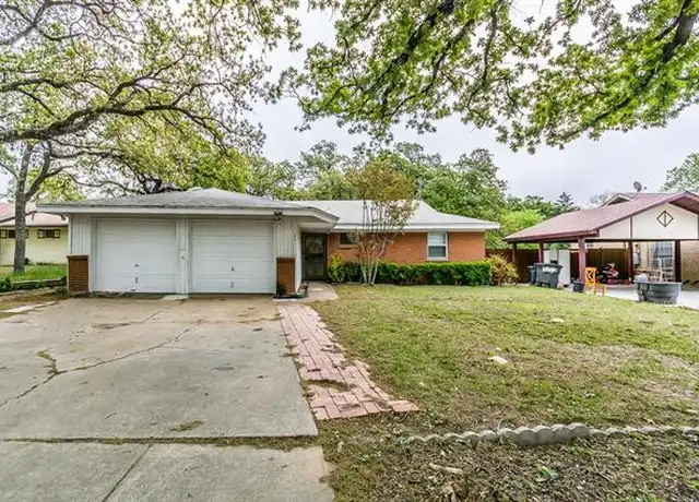 Property at 1733 Carl St, Fort Worth, TX, 76103, 3 beds, 2 baths, [object Object]