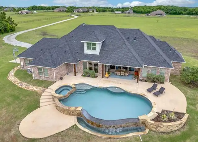 Property at 300 Judd Rd, Van Alstyne, TX, 75495, 4 beds, 4 baths, [object Object]