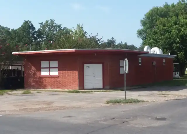Property at 701 E 6th St, Sweeny, TX, 77480, 1 bed, 1 bath, [object Object]