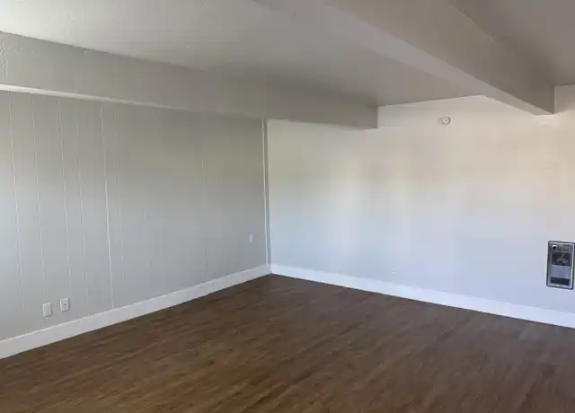 Property at 335 S Main Ave, Fallbrook, CA, 92028, 2 beds, 1 bath, [object Object]