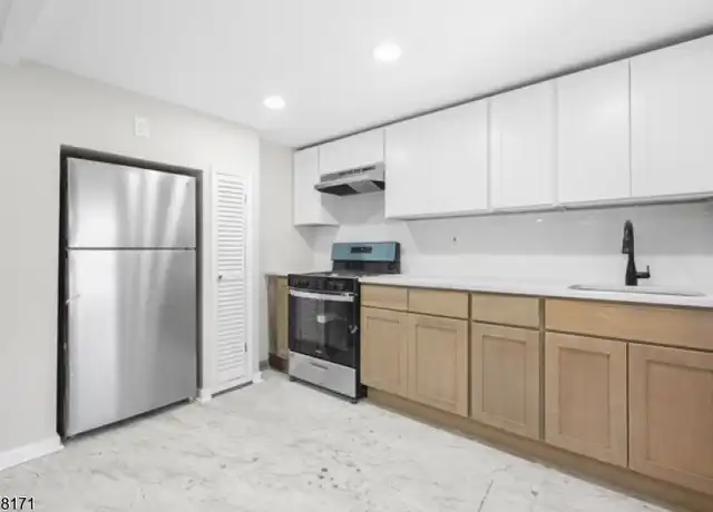 Property at 71 Maple St, Bloomfield, NJ, 07003, 4 beds, 1 bath, [object Object]
