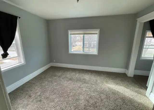 Property at 1600 Nebraska St Apt 4, Sioux City, IA, 51105, 1 bed, 1 bath, [object Object]