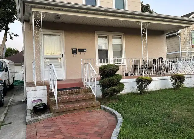 Property at 7 N Maryland Ave, Port Washington, NY, 11050, 1 bed, 1 bath, [object Object]