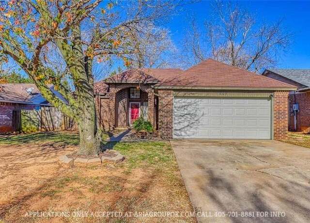 Photo of 609 Coopers Hawk Dr, Norman, OK 73072
