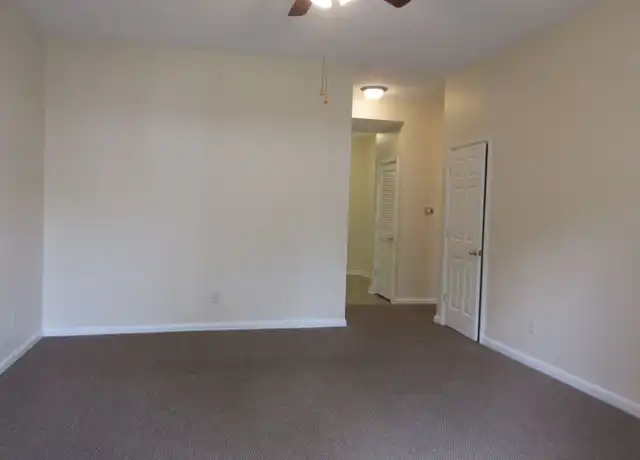 Property at 100 Pinnacle Ct Unit 704, Frankfort, KY, 40601, 2 beds, 1 bath, [object Object]