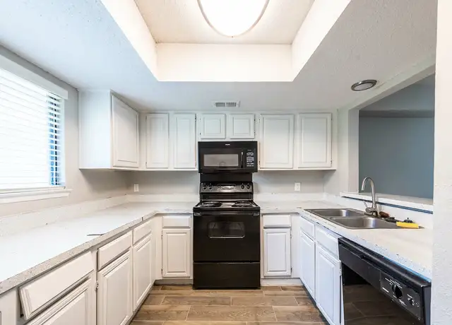 Photo of 3947 Pleasant Run Rd, Irving, TX 75038