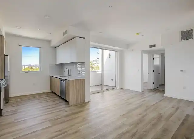 Property at Fairfax Apartments - 731 N Fairfax Ave, Los Angeles, CA, 90046, 1 bed, 1 bath, [object Object]