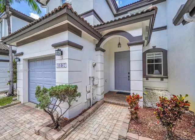 Property at 11467 NW 76th St #11467, Medley, FL, 33178, 3 beds, 2.5 baths, [object Object]