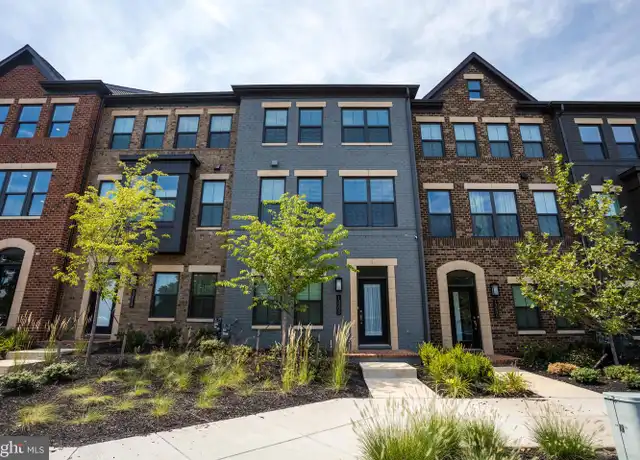 Property at 13208 Woodland Park Rd, Herndon, VA, 20171, 5 beds, 3.5 baths, [object Object]