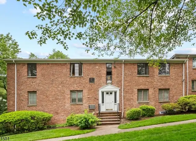 Property at 33B Troy Dr, Springfield, NJ, 07081, 3 beds, 2 baths, [object Object]
