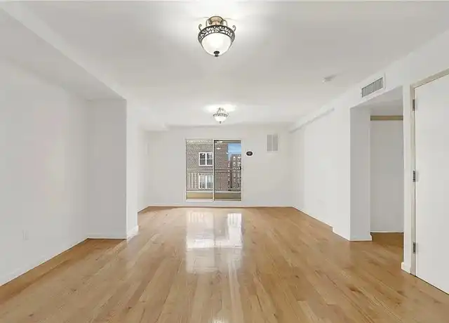 Property at 14075 Ash Ave Unit 5B, Flushing, NY, 11355, 2 beds, 1 bath, [object Object]