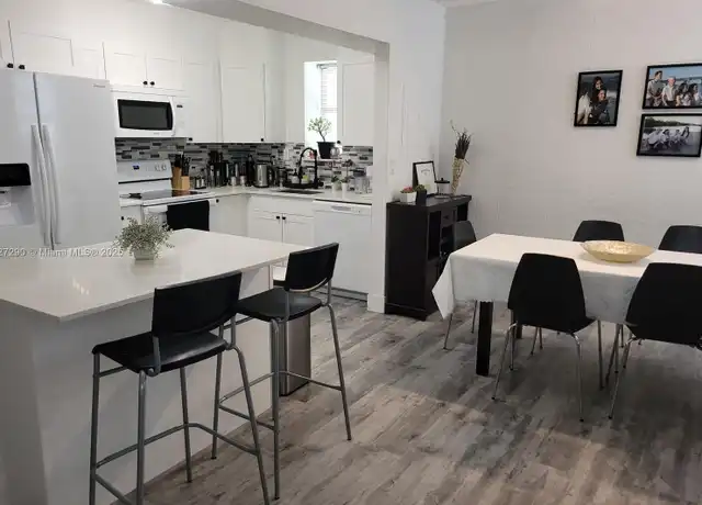 Property at 20350 W Country Club Dr Ph 8-4, Aventura, FL, 33180, 3 beds, 2 baths, [object Object]