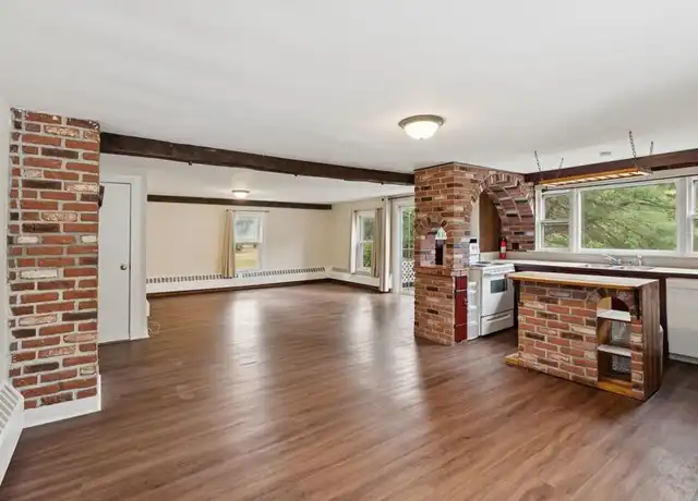 Property at 84 Pine Hill Rd N, Ogunquit, ME, 03907, 3 beds, 1 bath, [object Object]