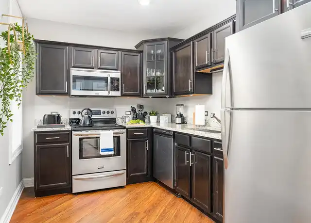 Property at Somerset Place Apartments - 5009 N Sheridan Rd, Chicago, IL, 60640, 1 bed, 1 bath, [object Object]
