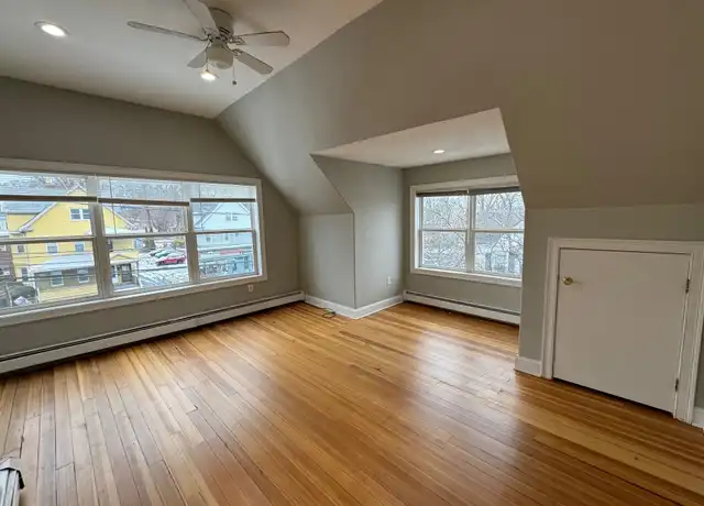 Property at 217 Park Rd Unit 3rd FL, West Hartford, CT, 06119, 2 beds, 1 bath, [object Object]