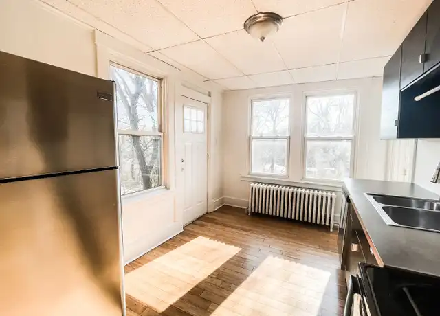 Property at 406 Kingsboro St Apt 2, Pittsburgh, PA, 15211, 3 beds, 1 bath, [object Object]