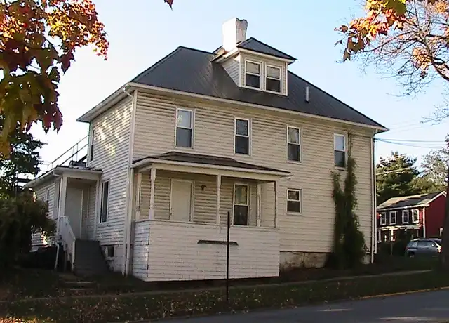 Property at 402 Water St Unit 402-4 402-4A, Indiana, PA, 15701, 1 bed, 1 bath, [object Object]