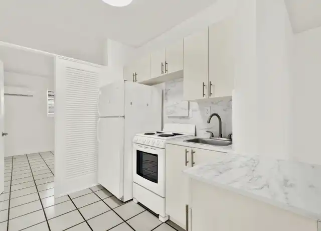 Property at 426 Santander Ave Unit 11, Coral Gables, FL, 33134, 1 bed, 1 bath, [object Object]