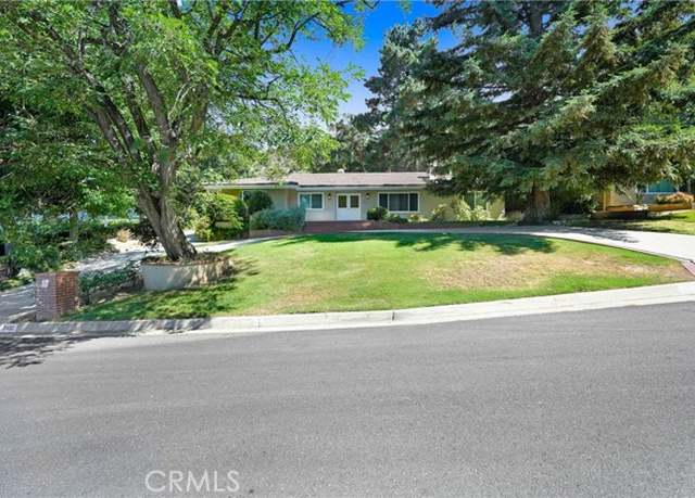 Photo of 5437 Castle Knoll Rd, La Canada Flintridge, CA 91011