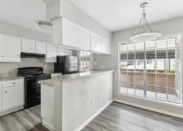 Property at 2301 W 18th St, Houston, TX, 77008, 2 beds, 2 baths, [object Object]