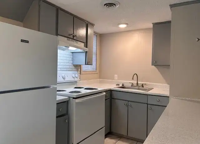 Property at 801 Culver St Unit A01, Commerce, TX, 75428, 3 beds, 1.5 baths, [object Object]