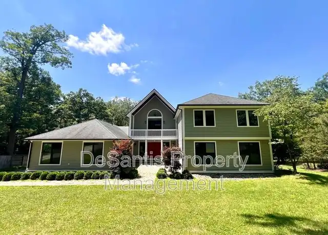 Property at 136 Wiegand Dr, Cranberry Township, PA, 16066, 6 beds, 4 baths, [object Object]