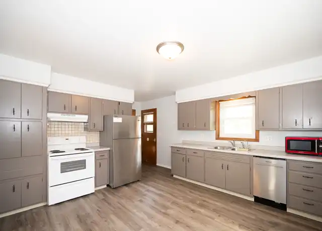 Property at 2418 23rd Ave NW, Rochester, MN, 55901, 3 beds, 2 baths, [object Object]